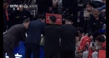 开云体育-联赛中领头羊球队遭遇一场惨败