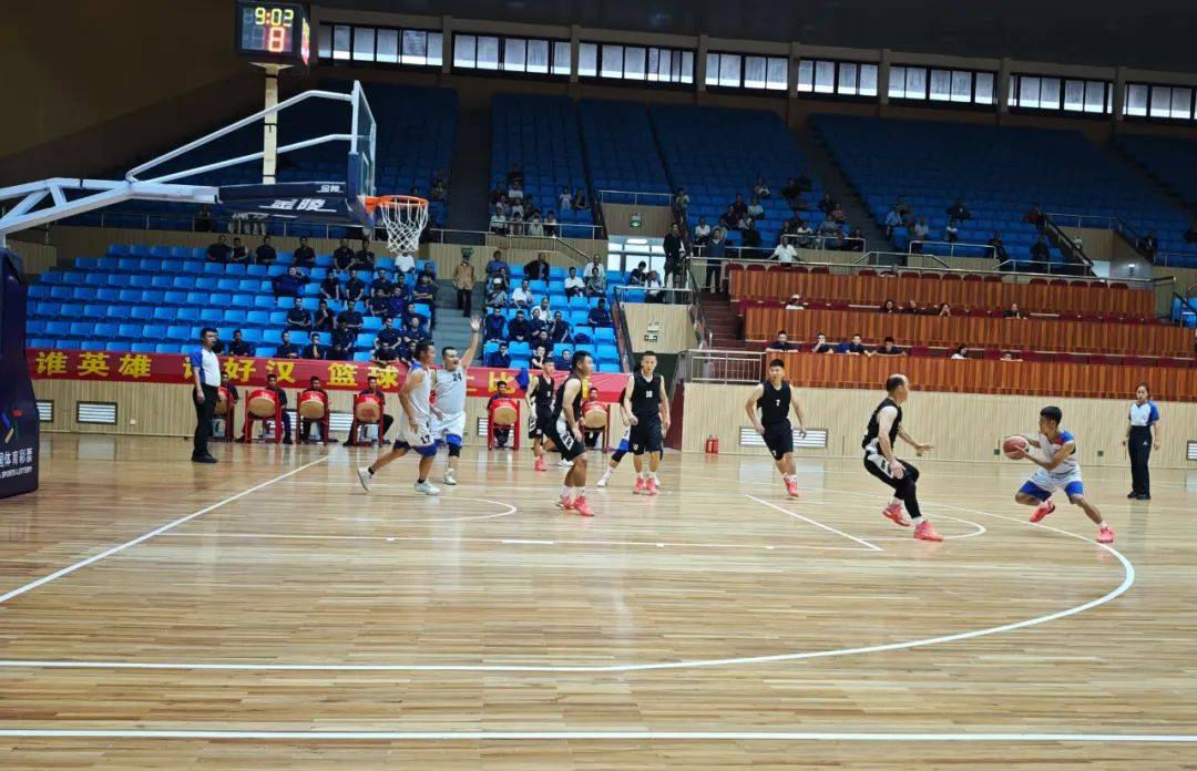 技术运用娴熟,球队在比赛中展现出高超水平 技术运用娴熟,球队在比赛中展现出高超水平