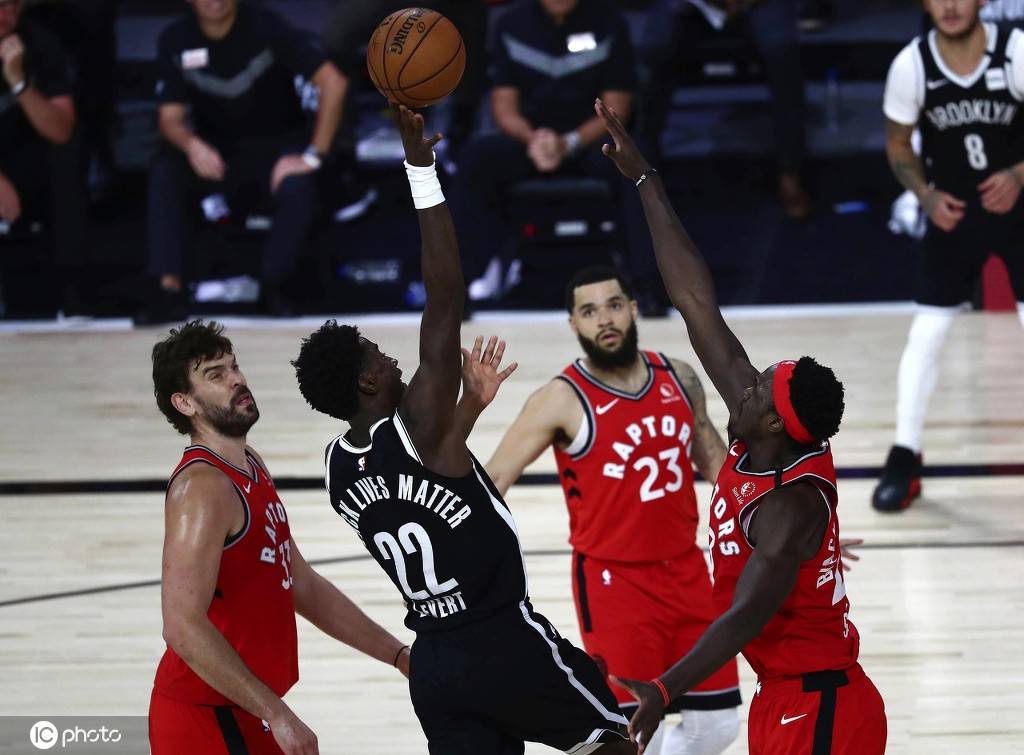 猛龙主场击败篮网,洛瑞砍下三分绝杀 猛龙主场击败篮网,洛瑞砍下三分绝杀