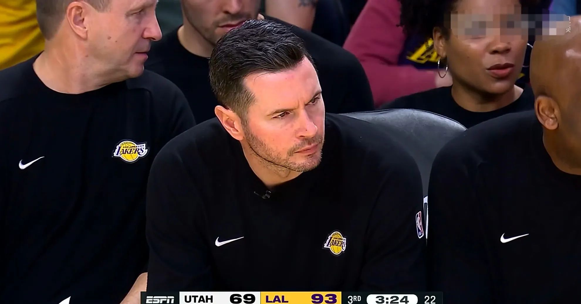 关于爵士碾压湖人B队,布拉德利绝境逆转的信息 关于爵士碾压湖人B队,布拉德利绝境逆转的信息