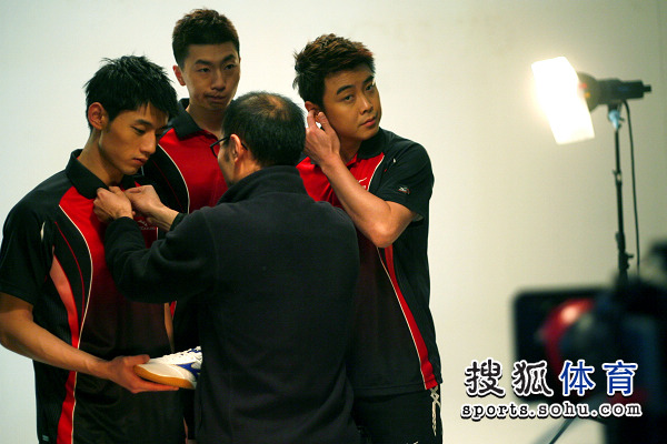 英格兰队轻取韩国队，张继科惊艳四座